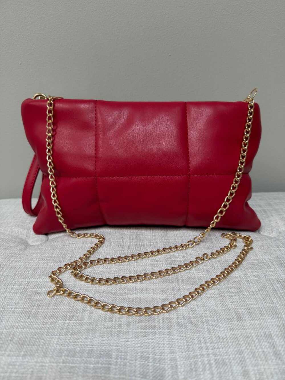 NWOT Red Quilted Vegan Leather Wristlet with Detachable Gold Shoulder Strap